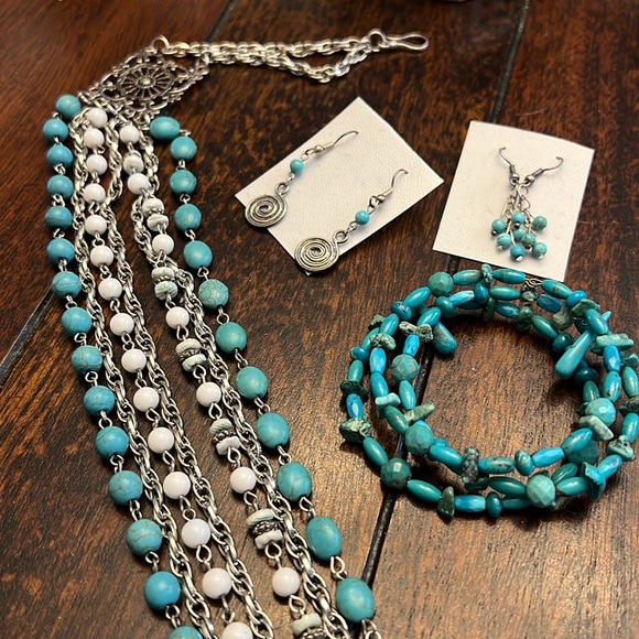 Statement necklace/earrings/bracelets - Picture 6 of 6